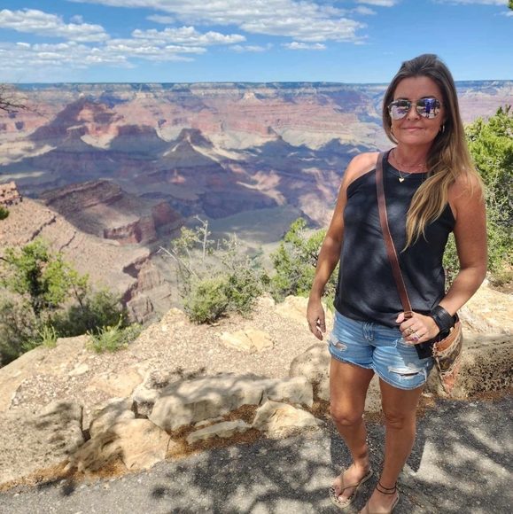 Meet your Posher - Picture 7 of 16